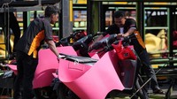 Sebanyak 28 truk itu mengantar 1.109 motor pemudik dengan rute Jakarta-Yogyakarta dan Jakarta-Semarang.