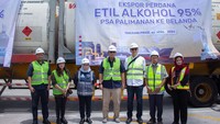 Direktur Utama PT PG Rajawali II Wahyu Sakti Prionggo usai melakukan pelepasan, Rabu, 3/4/2024, di NPCT Tanjung Priok Jakarta, mengatakan, ini merupakan langkah strategis untuk memperkuat lini bisnis produk kimia turunan tebu yang saat ini dikelola PSA Palimanan, salah satu unit bisnis PT PG Rajawali II. 
