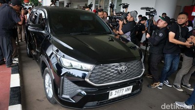 Innova Zenix Jadi Tunggangan Sandra Dewi Saat Penuhi Panggilan Kejagung