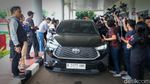 Innova Zenix Jadi Tunggangan Sandra Dewi Saat Penuhi Panggilan Kejagung