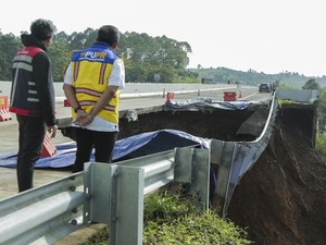 Ditarget Rampung Akhir Tahun, Begini Progres Perbaikan Tol Bocimi Usai Longsor