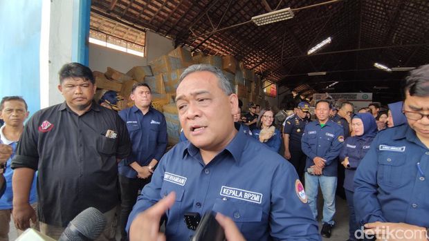 Kepala Badan Perlindungan Pekerja Migran Indonesia (BP2MI) Benny Rhamdani  saat kunjungan di semarang