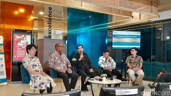 Konferensi Pers Universitas Kristen Maranatha usai menyandang akreditasi unggul di Gedung Administrasi Pusat Universitas Kristen Maranatha, Rabu (3/4/2024) sore.