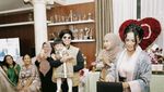 Kulineran Seru Krisdayanti Bareng Puan Maharani dan Keluarga Tercinta