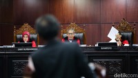 Dalam ketergannya, Margarito meminta hakim MK memeriksa hasil Pilpres, bukan prosesnya.  