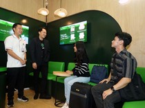 Melihat Customer Lounge Gojek di Stasiun Whoosh Halim