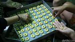 Melihat Kesibukan Pembuatan Kue Kering Lebaran