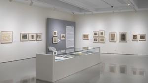 Pertunjukan Kuba berisi 44 karya Wifredo Lam — pertunjukan utama karya pelukis Afro-Kuba lebih dari setahun sebelum Museum Seni Modern Kota New York menghormatinya dengan pertunjukan retrospektif karier pada tahun 2025.  
