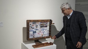Ketika Raja Mohamed VI dari Maroko mengunjungi Havana pada tahun 2017, pemilik galeri keturunan Kuba-Amerika, Alberto Magnan, membuatnya terkesan dengan “pendalaman penuh” terhadap seni dan budaya pulau Karibia, menarik garis antara tema budaya dan sejarah yang ditangani oleh seniman Kuba dan tema-tema budaya dan sejarah yang diangkat oleh seniman Kuba dari seluruh Afrika. Tujuh tahun setelah pertemuan itu, salah satu pameran pertama seni Kuba di museum Afrika ditampilkan di Museum Seni Modern dan Kontemporer Mohammed VI di Maroko.