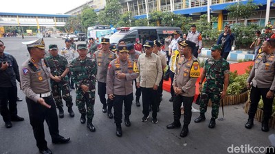 Momen Kapolri, Panglima TNI, Menhub Sidak Terminal Bungurasih