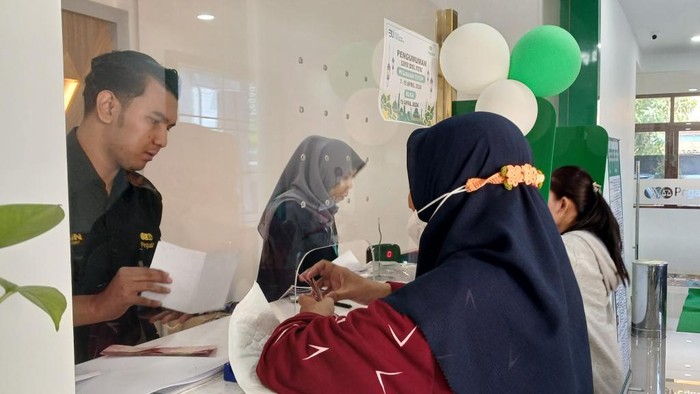 Pegadaian Pasuruan diserbu masyarakat jelang Lebaran