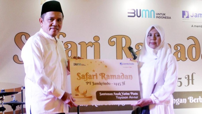 Dalam rangka Ramadan dan sekaligus peringatan HUT ke-54 Jamkrindo pada 1 Juli mendatang, pembagian paket sembako gratis dan santunan anak yatim piatu di lingkungan sekitar perusahaan.