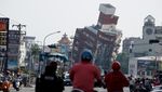 Penampakan Bangunan Nyaris Roboh Akibat Gempa Taiwan