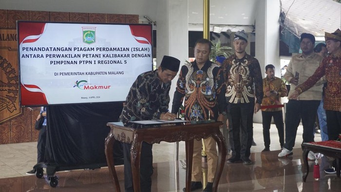 Penandatanganan kesepakatan damai