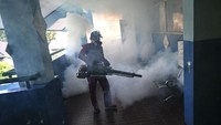 Fogging ini untuk memberantas nyamuk Aedes Aegypti guna mencegah penyebaran penyakit Demam Berdarah Dengue (DBD).