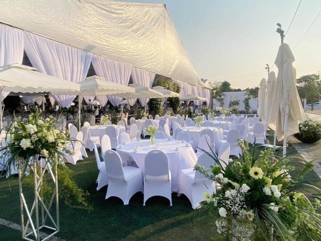 Menggelar acara pernikahan besar dan mewah, dikabarkan ada ratusan karyawan yang bekerja selama berhari-hari untuk mempersiapkan pernikahan tersebut. Foto: dok. kienthuc.net.vn