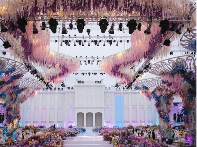 Pada tanggal 2 Desember 2022 (25 November 2022 pada kalender lunar), putri miliarder Phu Cuong, Nguyen Thi Ngoc Nhu, secara resmi melangsungkan pernikahan di Sea Square di Pulau Phu Gia. Pernikahan tersebut didesain dengan super mewah hingga menghabiskan biaya lebih dari 100 miliar dong Vietnam atau Rp 63 miliar. Foto: dok. kienthuc.net.vn