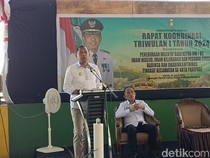 Pj Wali Kota Parepare Serahkan Insentif untuk 1.809 Ketua RT/RW-Imam Masjid