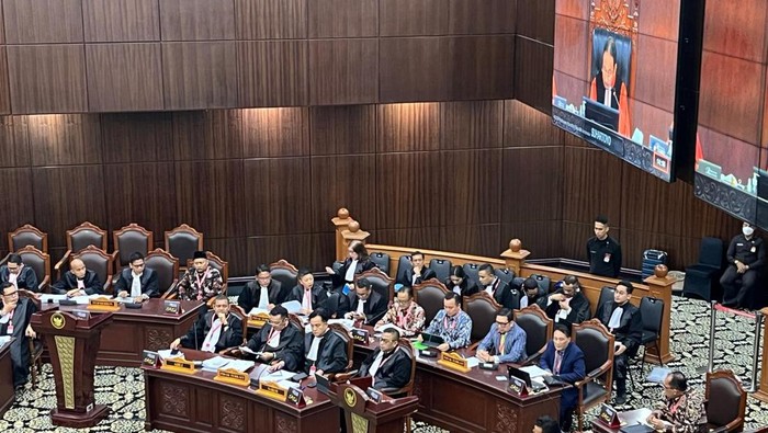 Pj Walikota Bekasi Raden Gani Muhammad dalam sidang sengketa Pilpres di gedung MK (Anggi-detikcom)