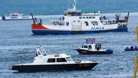 Patroli dilakukan untuk memberikan rasa aman kepada pemudik yang menyeberang dari Pelabuhan Ketapang.