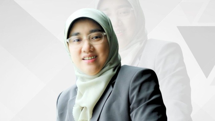Renny, wisudawan terbaik Unair yang raih IPK cum laude dari S1-S3