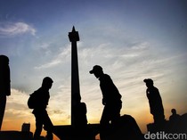 Kemenpareraf Setuju Jam Kunjungan Monas Diperpanjang