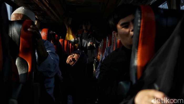 Senangnya Warga Ikuti Mudik Gratis Pemprov DKI Pemprov DKI Jakarta gelar program mudik gratis 2024. Sebanyak 12.160 penumpang diberangkat dari Monas, Jakarta, Kamis (4/4).