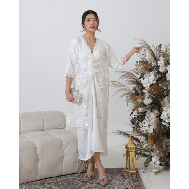 Setelan Putih Baju Lebaran 2024