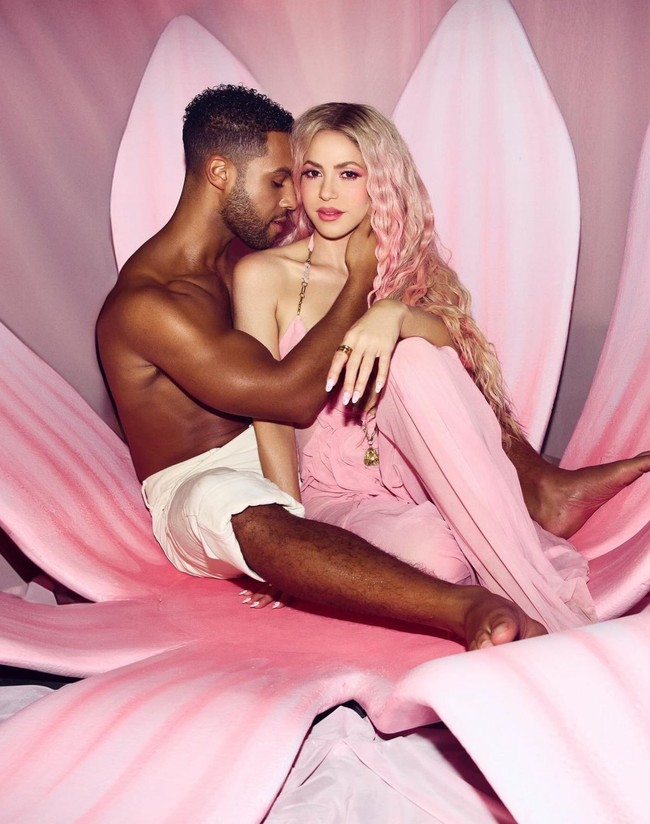 Shakira sangat ingin jatuh cinta, tetapi teman-temannya khawatir karena Lucien perlahan naik tangga ketenaran sambil berkencan dengan wanita-wanita yang semuanya kurang terkenal daripada Shakira, kata sumber kepada DailyMail. Foto: Dok. Instagram @shakira @its_lucien, Getty Images