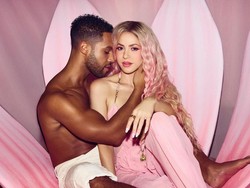 7 Foto Mesra Shakira dan Aktor Berondong, Dikabarkan Pacaran karena Cinlok