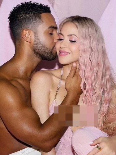 Shakira dan Lucien Laviscount