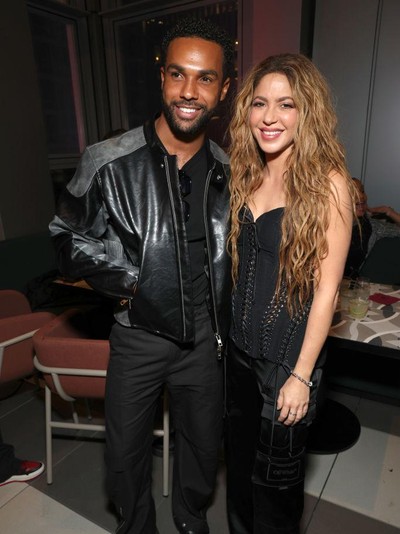 Shakira dan Lucien Laviscount