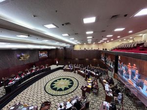 Sepekan Sidang MK: Panas Hotman Vs BW hingga Kesaksian Margarito di Kamis
