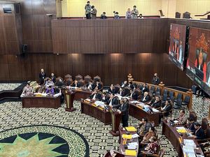 Sidang MK Dimulai, Kubu Anies dan Ganjar Ramai Kritik Saksi Prabowo-Gibran
