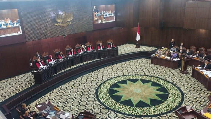 Pengakuan Hakim MK: Tulisan Ahli Prabowo Sempat Menggugah Lalu Menimbulkan Kekhawatiran