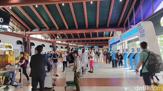 Suasana arus mudik di Bandara Soetta. (Gisella/detikcom)