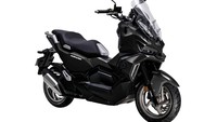 Kemudian bicara soal mesin, motor ini dibekali jantung pacu 150 cc berpendingin radiator dengan sistem injeksi elektronik. Mesin itu bisa hasilkan tenaga puncak 14,4 dk di putaran mesin 7.500 rpm dan torsi maksimum 14,5 Nm pada 6.000 rpm. Foto: Dok. SYM