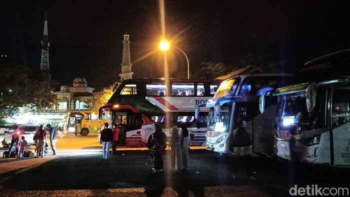 Terminal Dangerako Palopo mulai ramai pemudik.