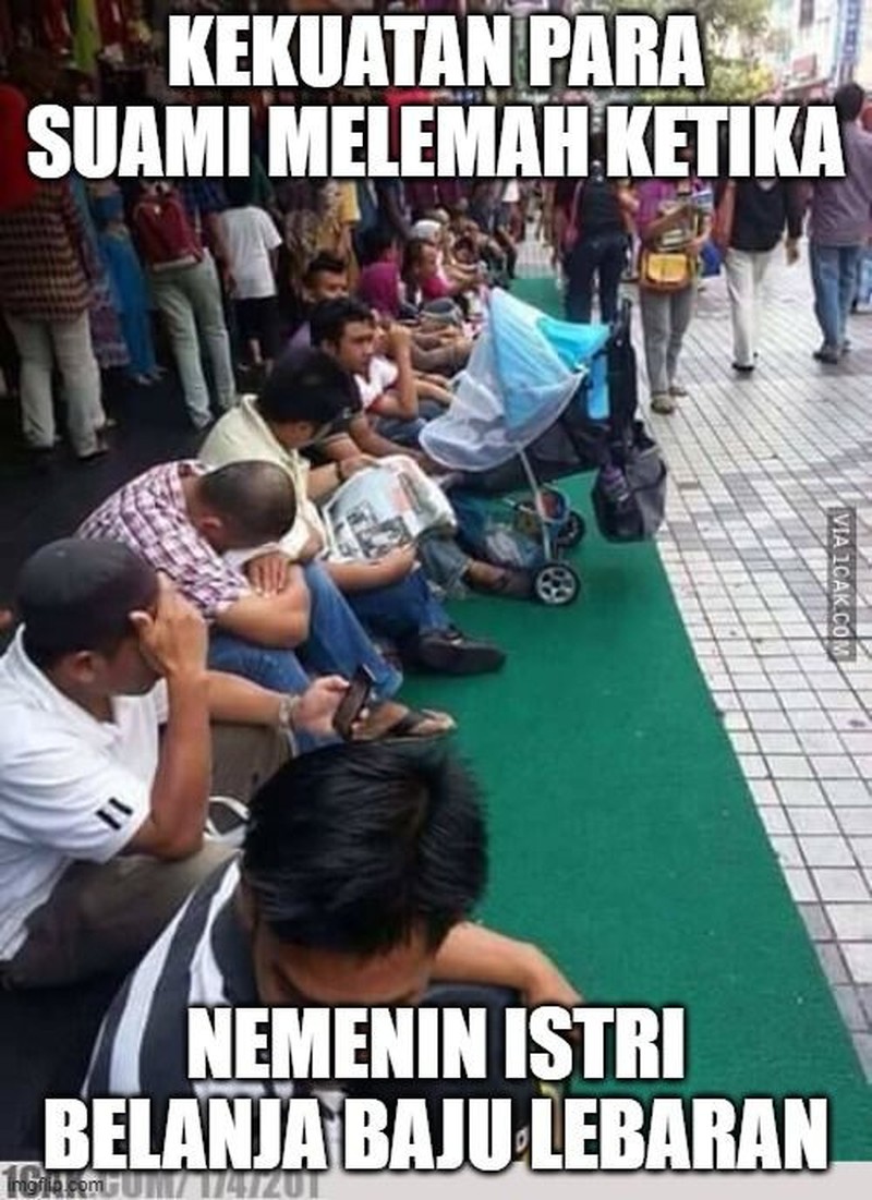 Alhamdulillah THR sudah cair, sekarang tinggal beliin anak-anak baju lebaran. Buat menghibur di kala suntuk mikirin alokasi, lihat dulu meme berikut.