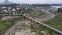 Pemandangan udara dari Waduk El Penol-Guatape di Guatape, Antioquia, 62 km sebelah timur Medellin, Kolombia, Rabu (3/4/2024). (AP Photo/Fredy Amariles)  