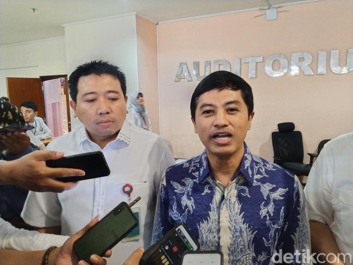 Wamenkes Dante Saksono Harbuwono saat menghadiri peresmian acara Budaya Kerja Baru di RSHS Bandung.