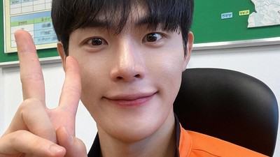 Potret Pemadam Kebakaran Ganteng yang Viral, Pesonanya Mirip Aktor Drakor
