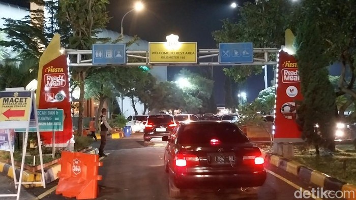 One Way Diterapkan di Tol Cipali hingga Kalikangkung Mulai Pukul 21.30 WIB untuk Mengurai Kemacetan