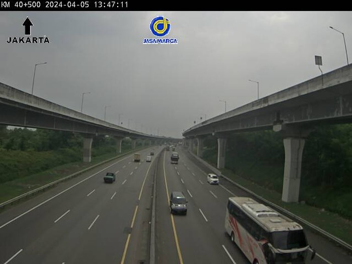 Arus mudik Lebaran 2024/1445 H pada hari ini mulai terjadi peningkatan. Tol Cikampek terpantau masih lancar dan di Tol Cipali ada kepadatan jelang rest area. (CCTV PUPR)