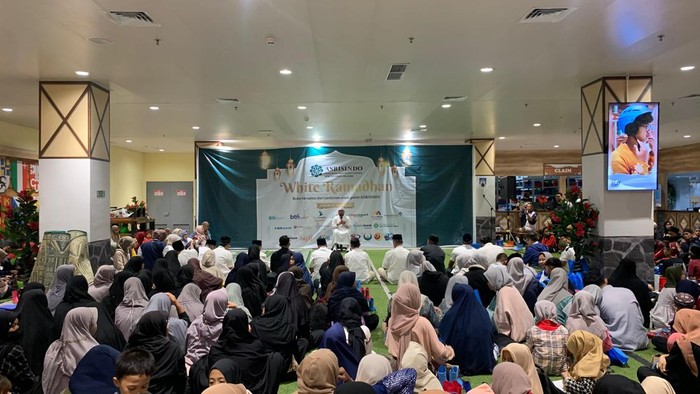 Asbisindo Sulsel gelar buka puasa bersama 500 anak yatim di TSW Makassar