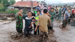 Foto-foto Dahsyatnya Terjangan Banjir Lahar Dingin Gunung Marapi