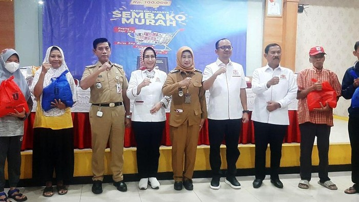 Kamar Dagang dan Industri (KADIN) Jakarta Timur bekerjasama dengan KADIN DKI Jakarta menggelar Bazar Pasar Murah Ramadan 1445 H di Kecamatan Ciracas, Jakarta Timur. Acara ini merupakan bentuk kepedulian terhadap masyarakat Jakarta Timur dalam menyambut Hari Raya Idul Fitri.
