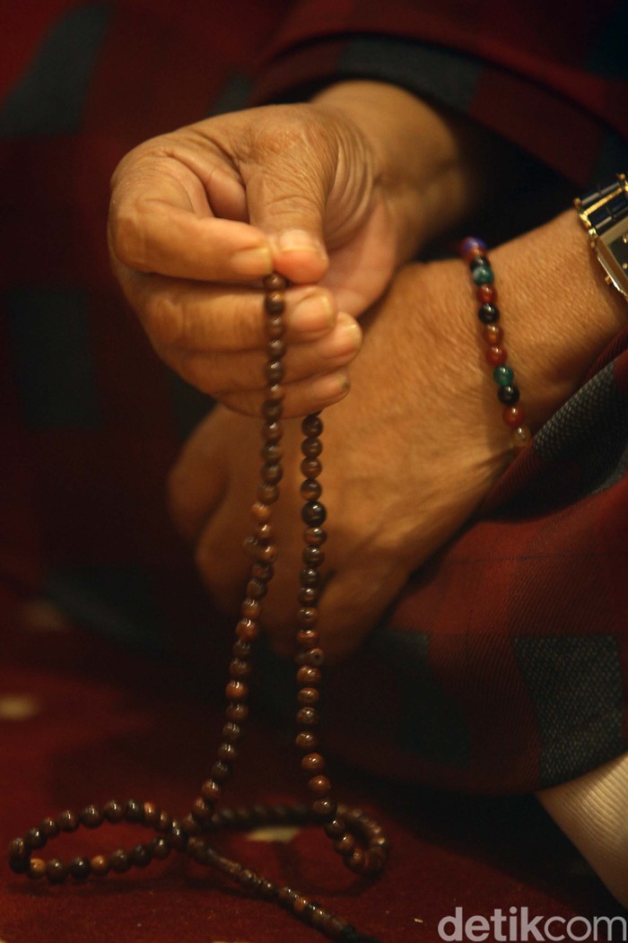 Pada 10 hari terakhir bulan Ramadan, Masjid Istiqlal penuh dengan jemaah iktikaf. Mereka datang dari berbagai daerah untuk berburu lailatulqadar.