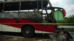 Bus Terbakar di Gerbang Tol Tegal