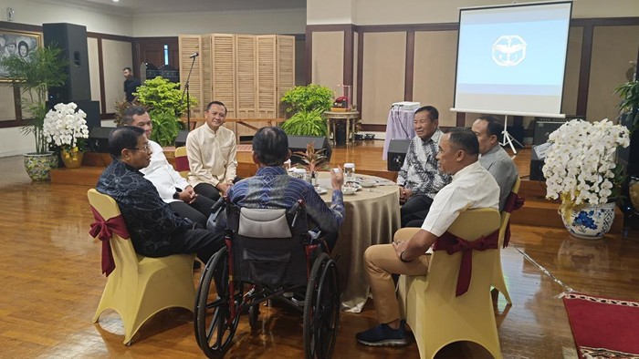 Danjen Kopassus Mayjen TNI Djon Afriandi menggelar buka bersama dengan mantan-mantan Danjen Kopassus.